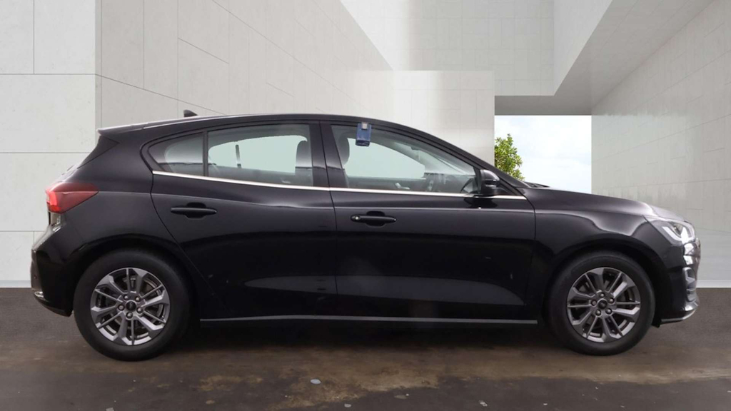 2022 Ford Focus — image 5