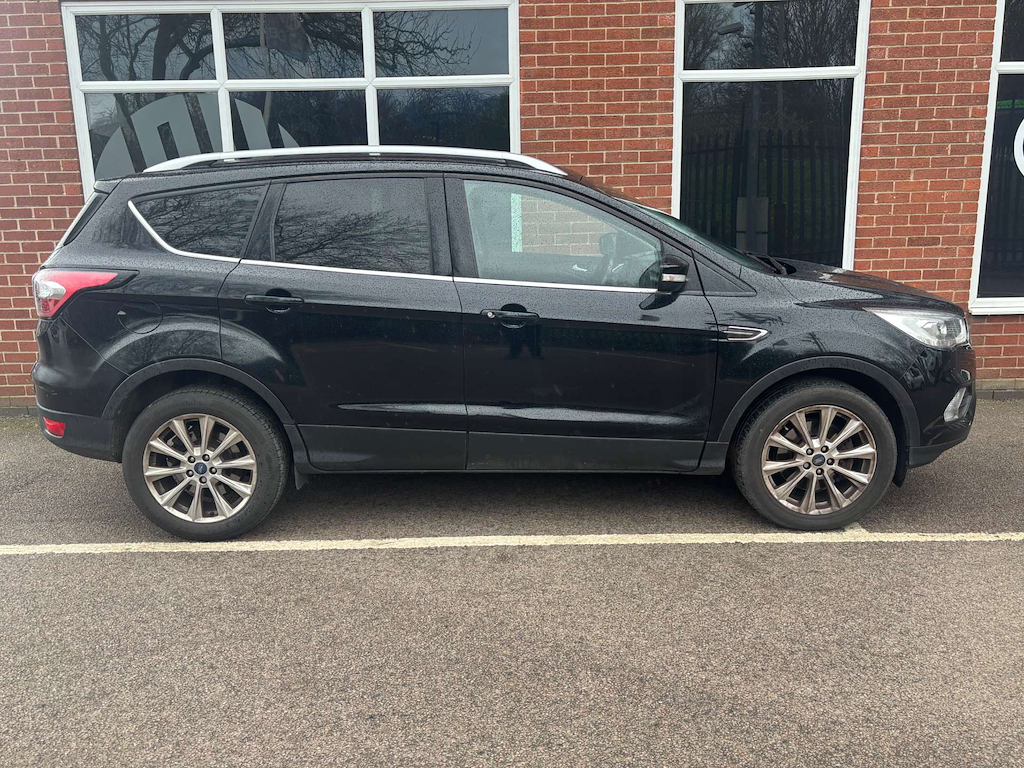 2019 Ford Kuga — image 2