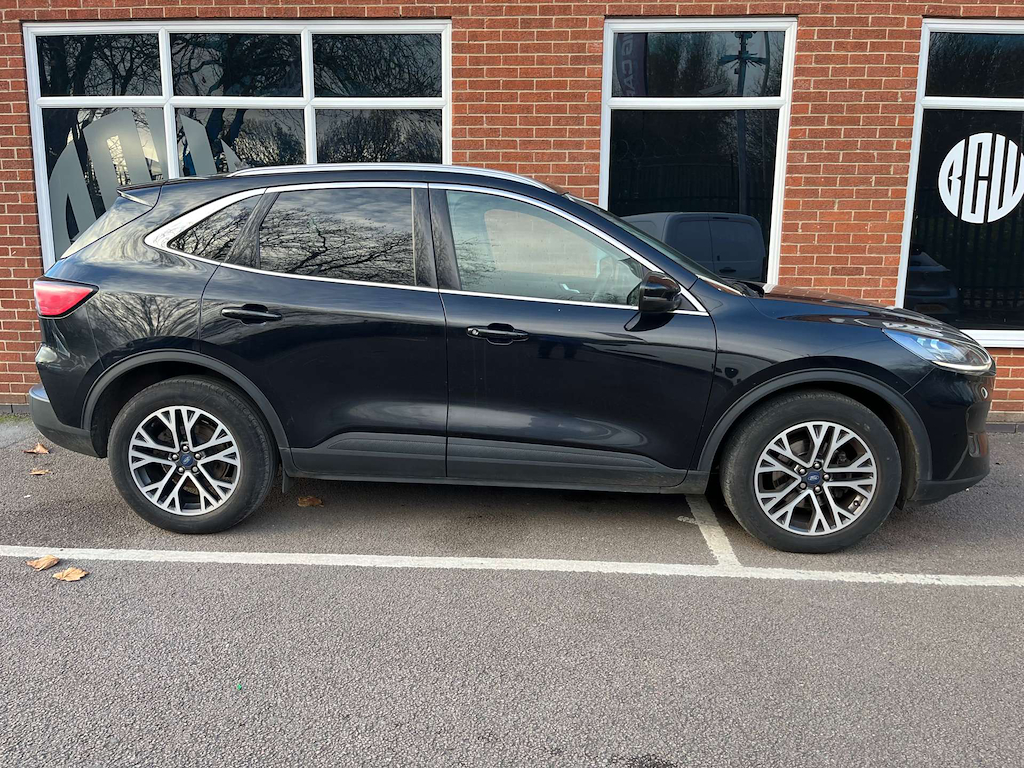 2020 Ford Kuga — image 2