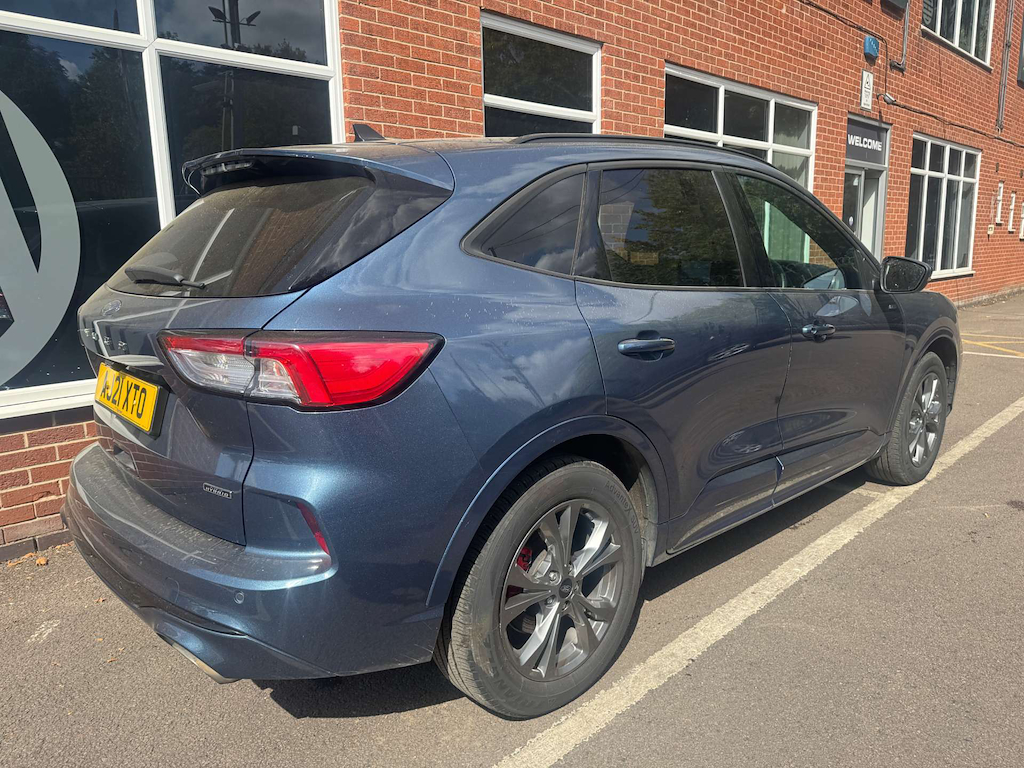 2021 Ford Kuga — image 3