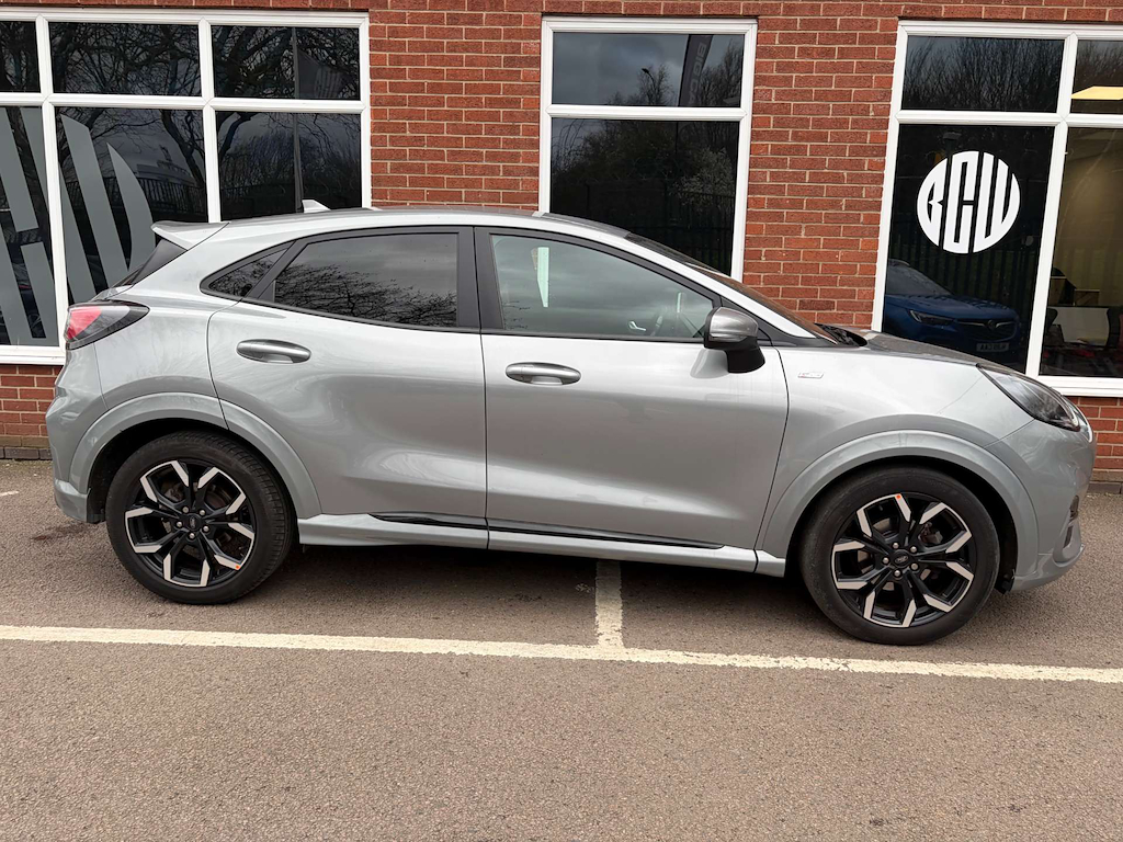 2021 Ford Puma — image 2