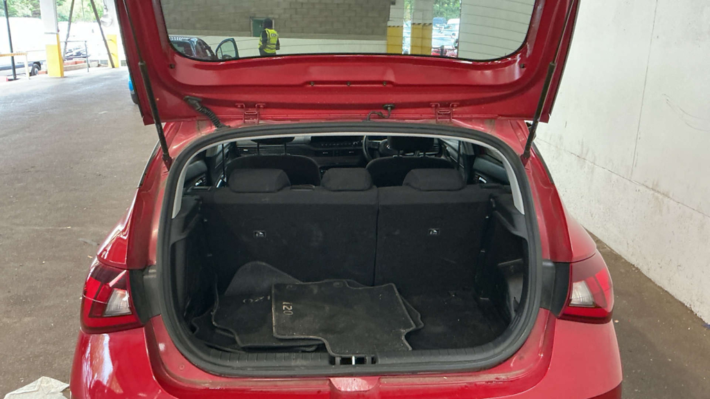 2022 Hyundai i20 — image 8
