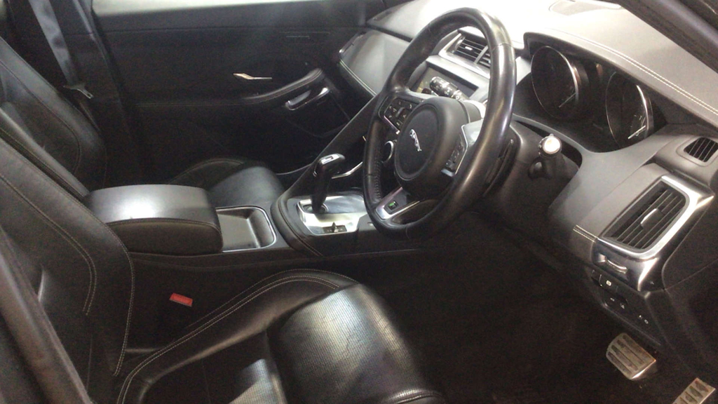2019 Jaguar E-PACE — image 8