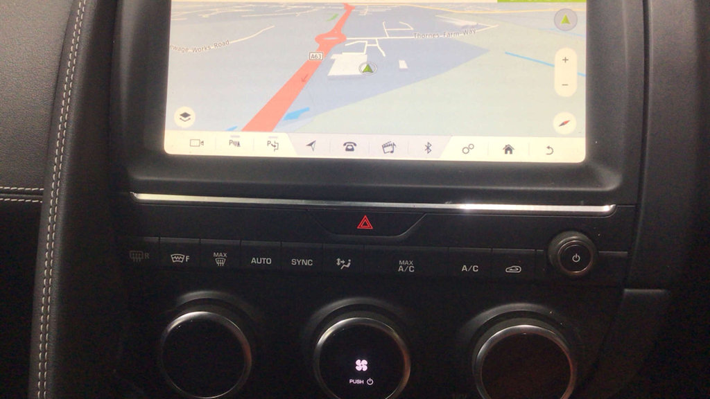 2019 Jaguar E-PACE — image 10