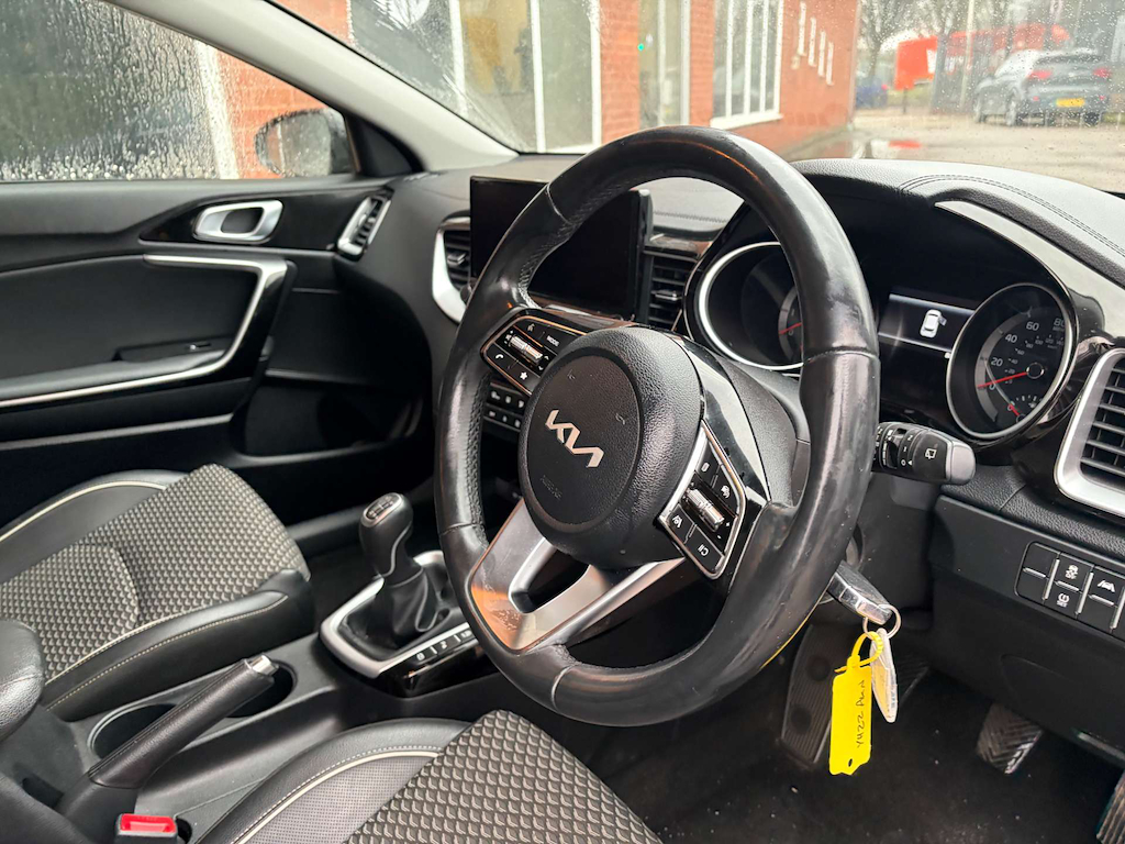 2022 Kia Ceed — image 11
