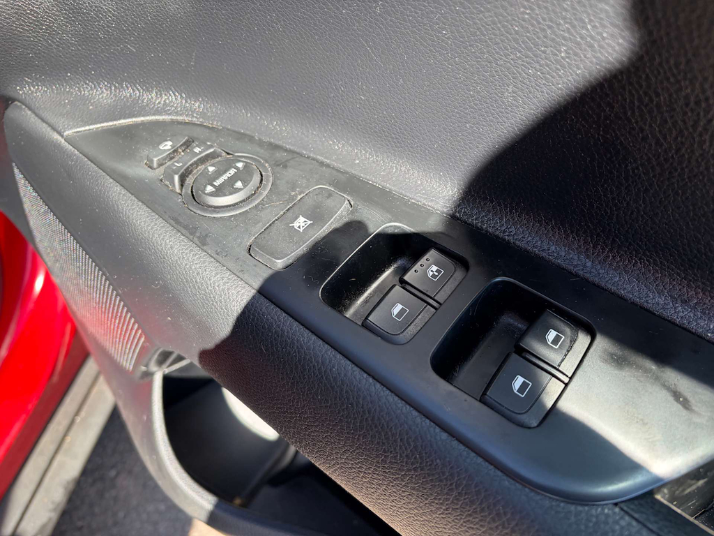 2023 Kia Stonic — image 28