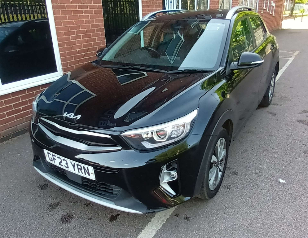 2023 Kia Stonic — image 2