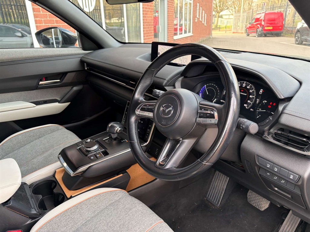 2021 Mazda MX-30 — image 10