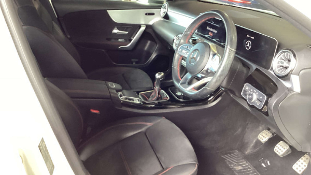 2019 Mercedes-Benz A200 — image 9