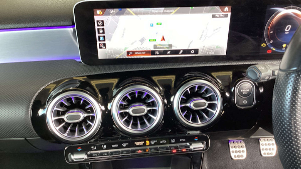 2019 Mercedes-Benz A200 — image 8