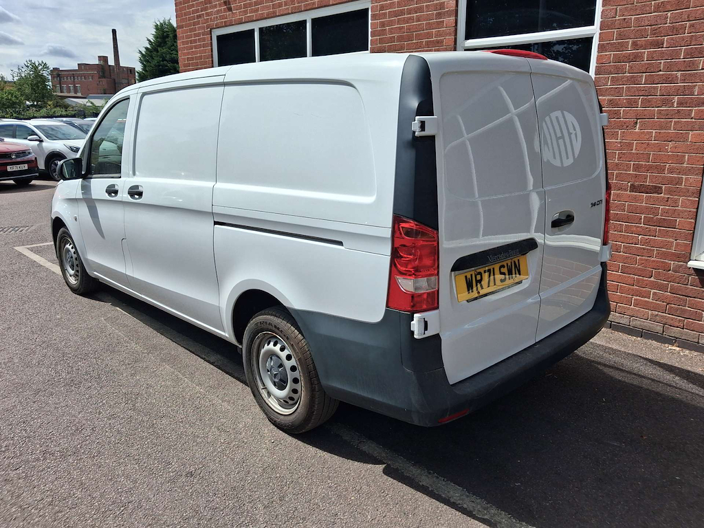 2021 Mercedes-Benz Vito — image 10