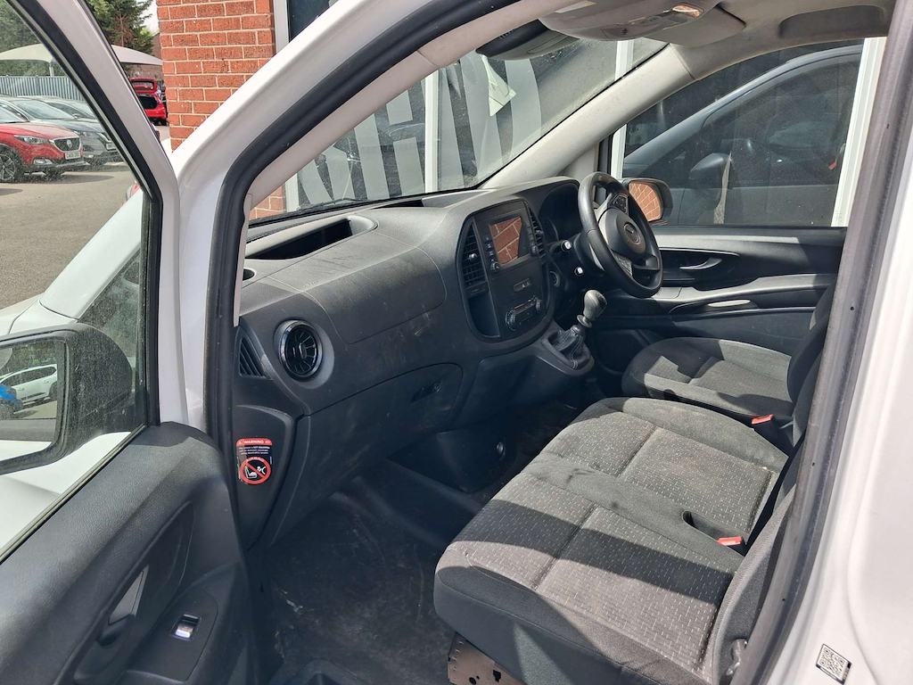 2021 Mercedes-Benz Vito — image 13