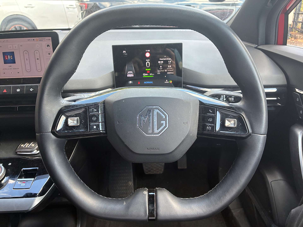 2022 MG MG4 — image 10