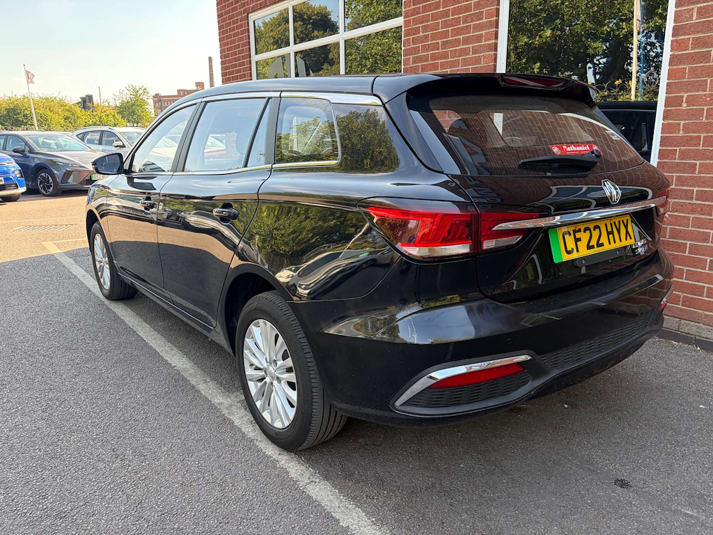 2022 MG MG5 — image 6