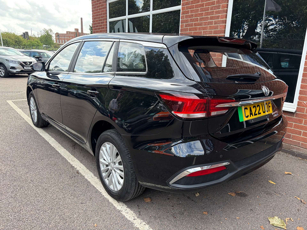 2022 MG MG5 — image 6