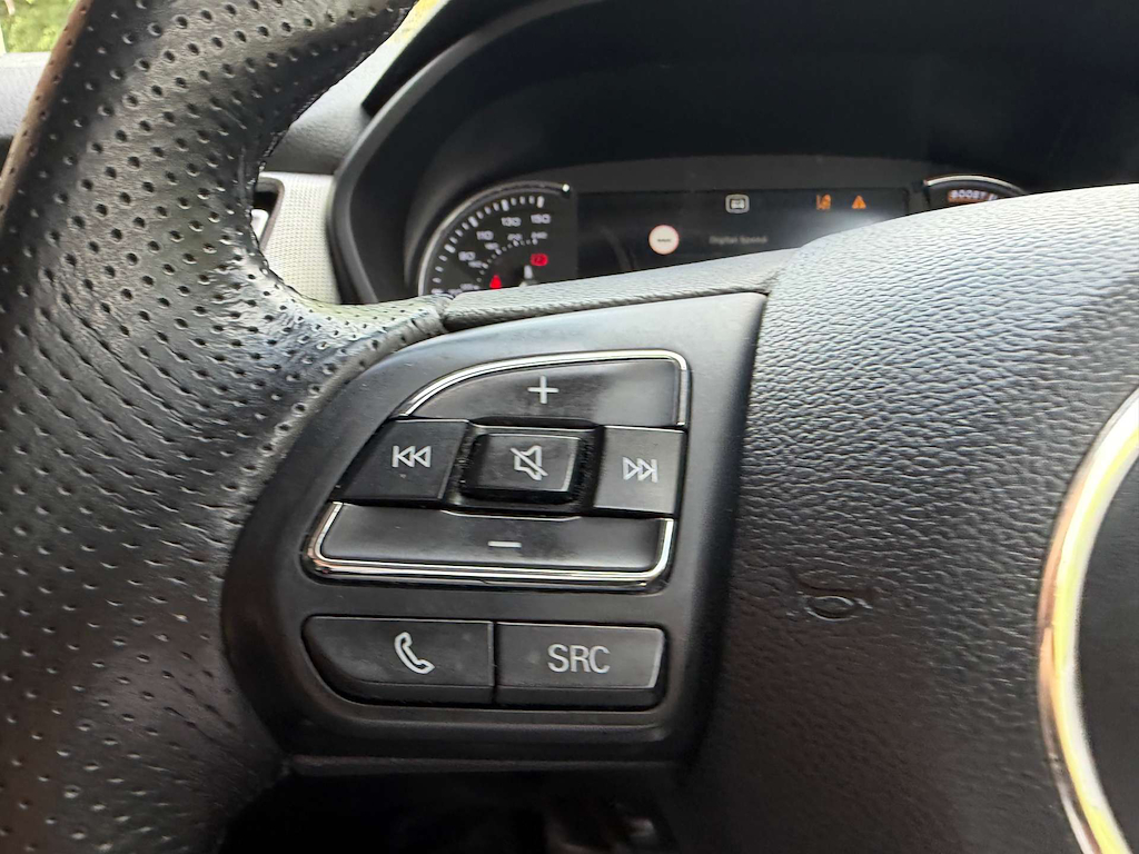 2022 MG MG5 — image 20
