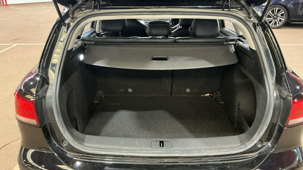 2022 MG MG5 — image 8