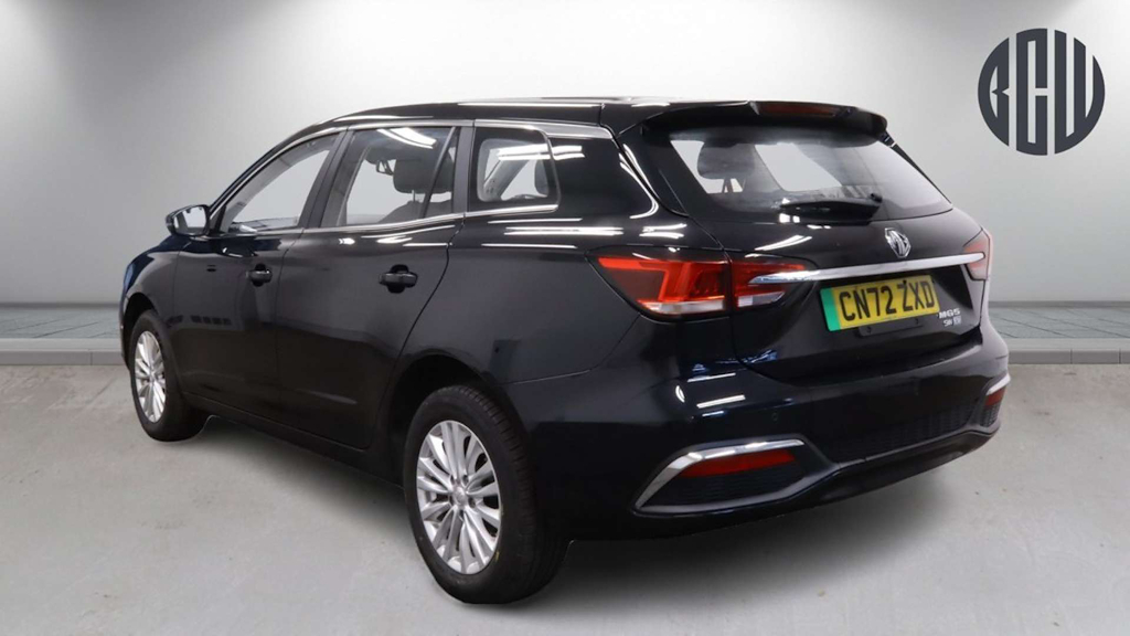 2022 MG MG5 — image 8