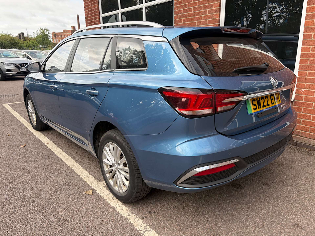 2022 MG MG5 — image 5