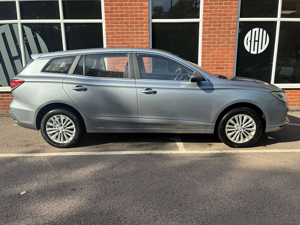 2023 MG MG5 — image 10