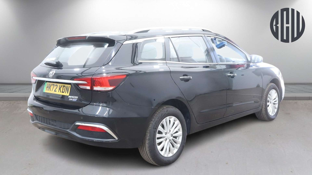 2022 MG MG5 — image 4