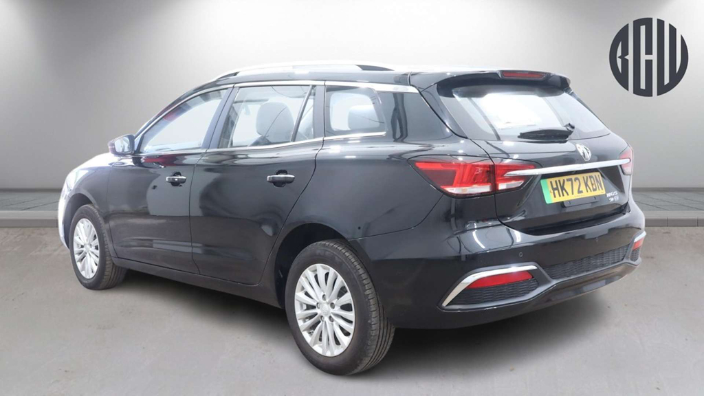 2022 MG MG5 — image 3