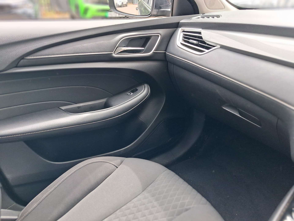 2022 MG MG5 — image 17