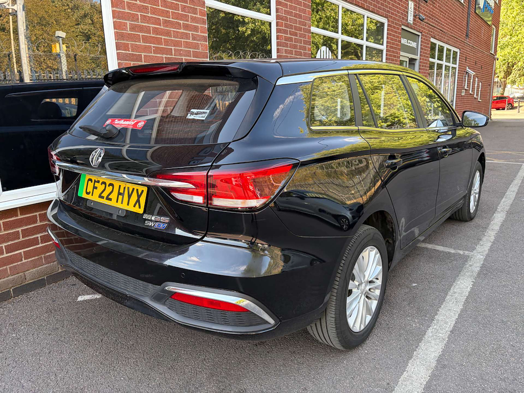 2022 MG MG5 — image 7