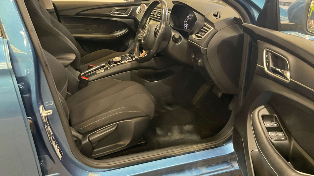 2021 MG MG5 — image 5