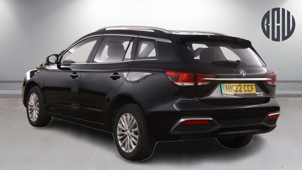 2022 MG MG5 — image 3