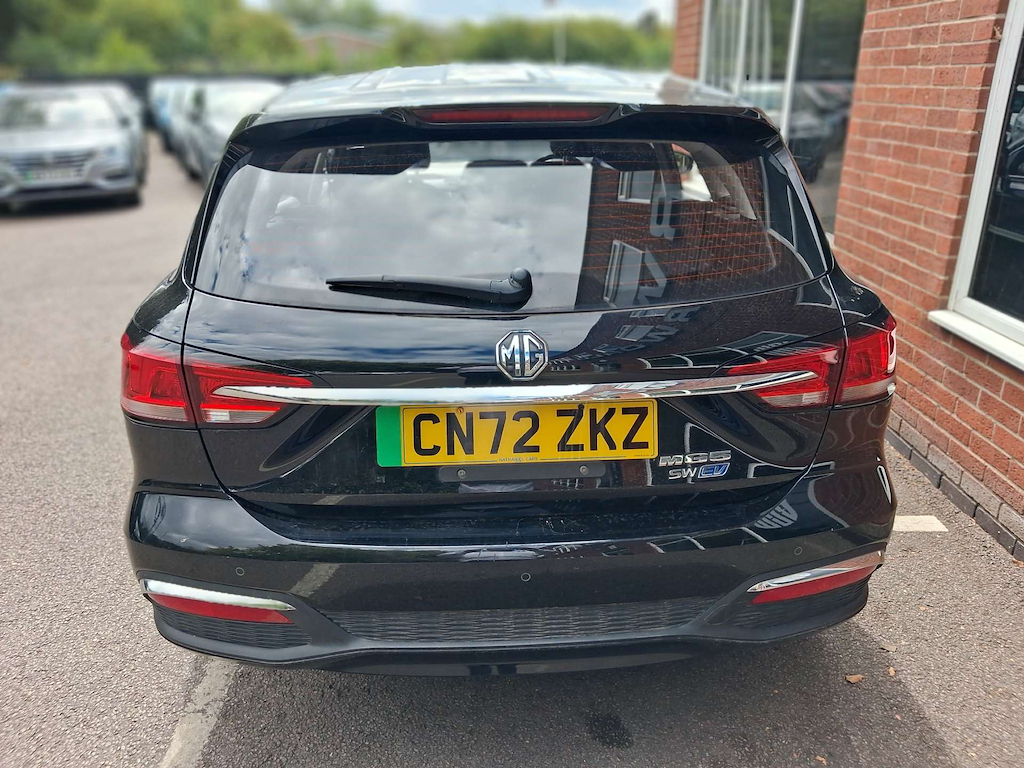 2022 MG MG5 — image 2
