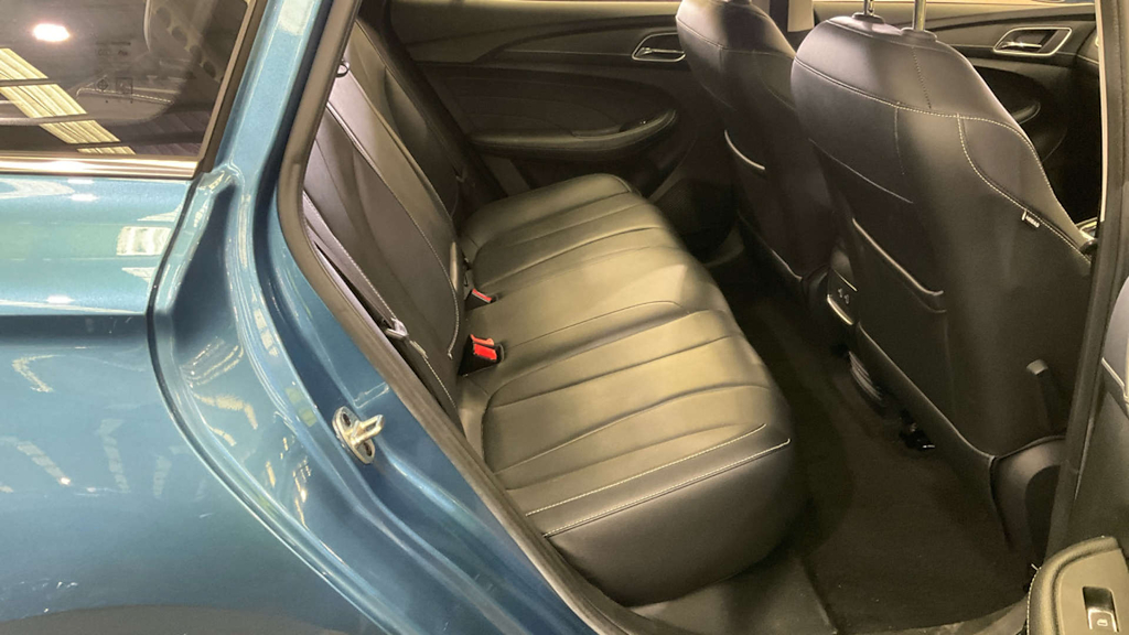2022 MG MG5 — image 8