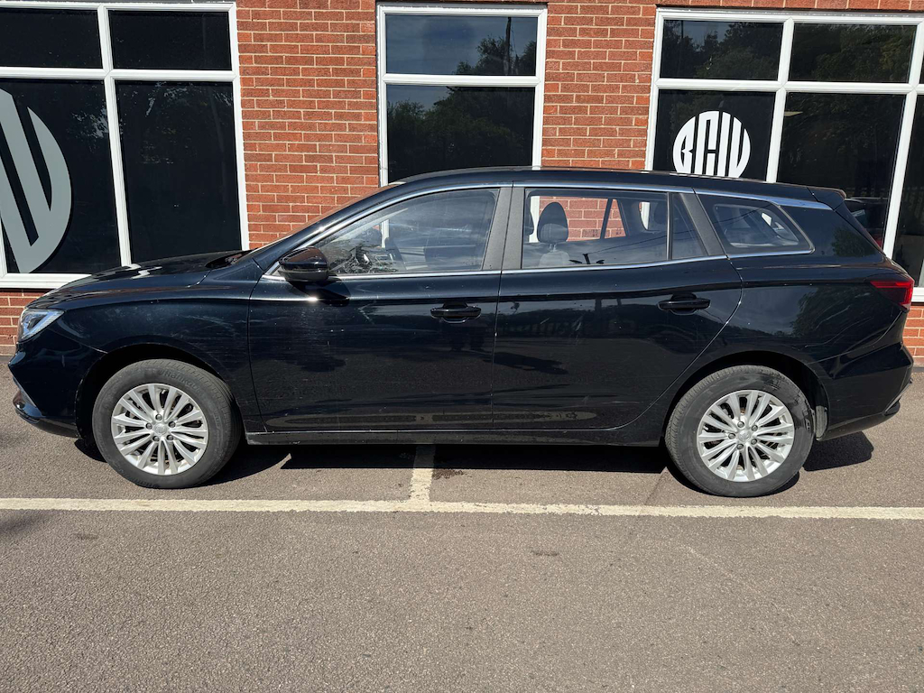 2022 MG MG5 — image 6