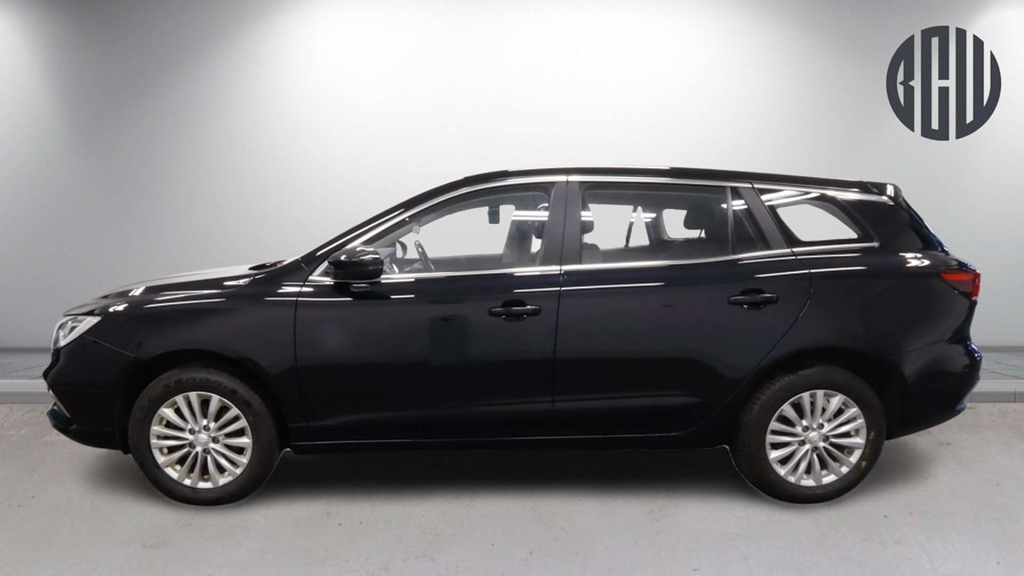 2022 MG MG5 — image 3