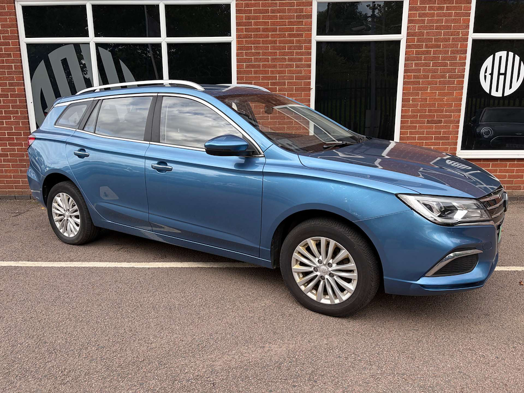 2022 MG MG5 — image 1