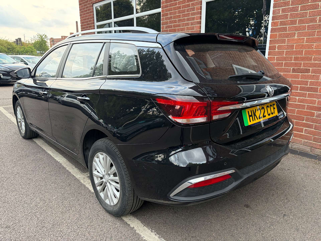 2022 MG MG5 — image 6