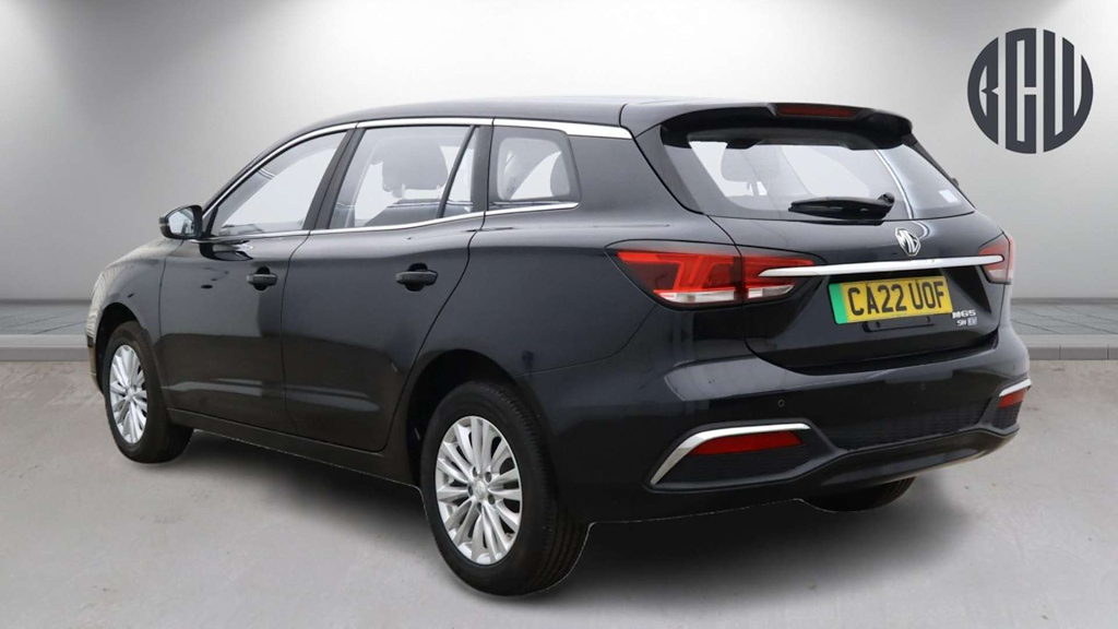 2022 MG MG5 — image 3