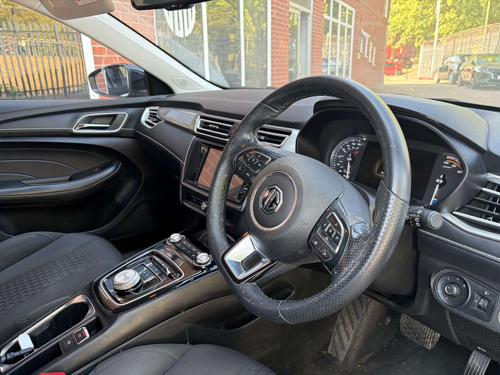 2022 MG MG5 — image 11