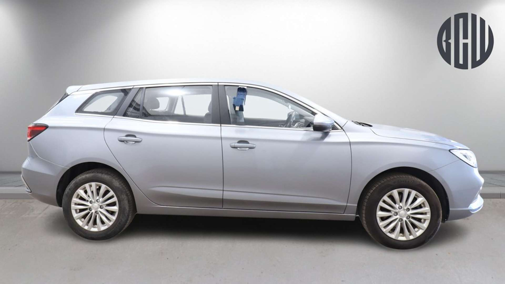 2023 MG MG5 — image 5