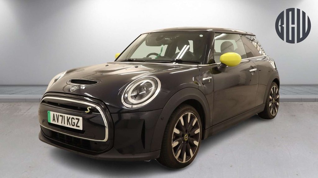 2021 MINI Hatch — image 3