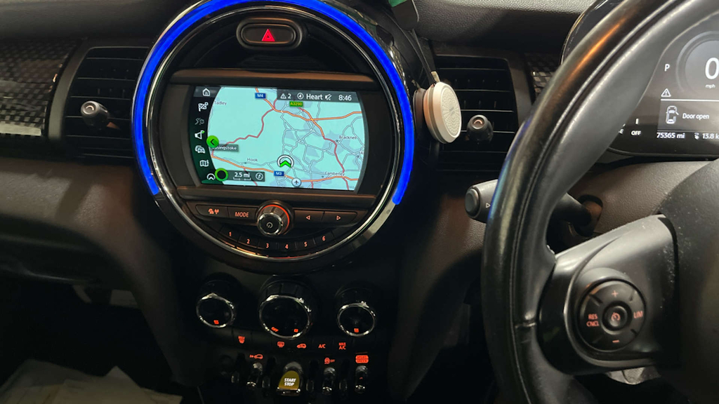 2020 MINI Hatch — image 11