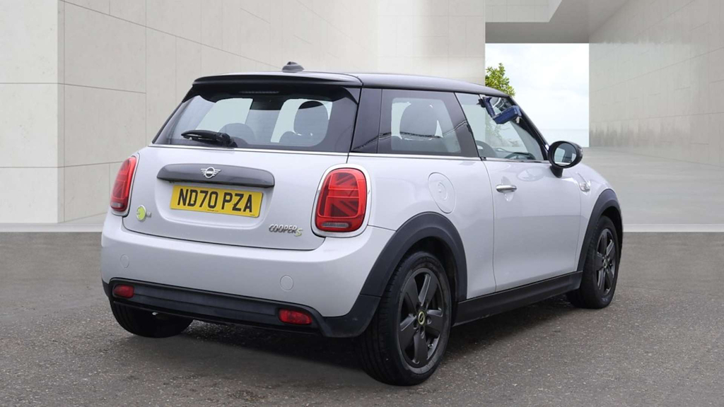2020 MINI Hatch — image 4