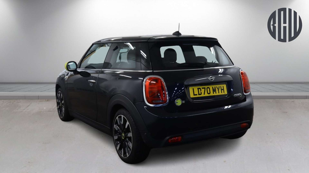 2020 MINI Hatch — image 2