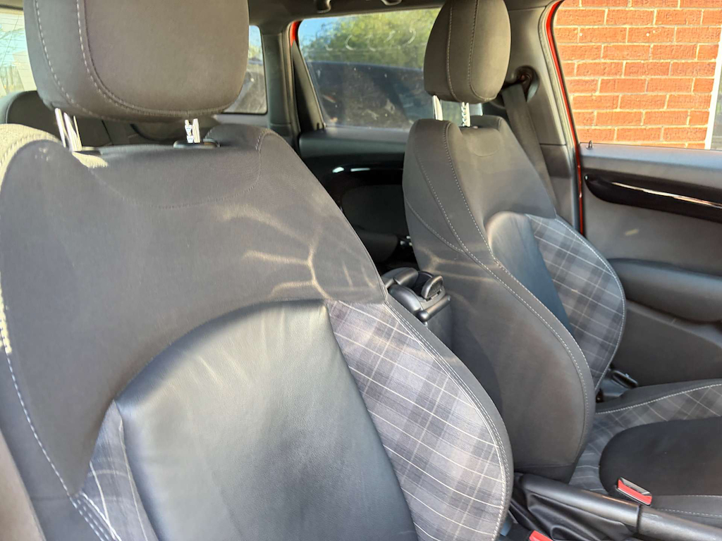 2019 MINI Hatch — image 15