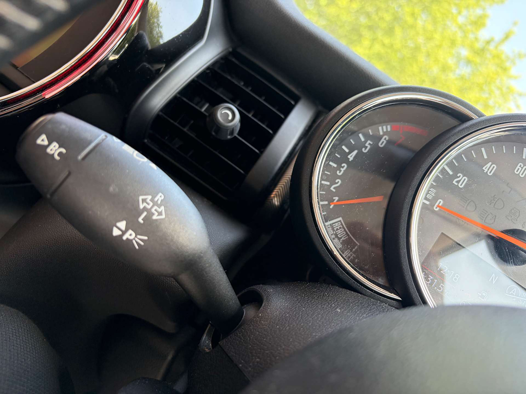 2019 MINI Hatch — image 22