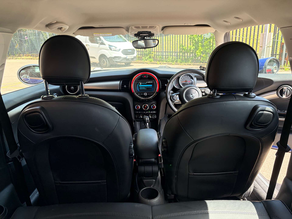 2019 MINI Hatch — image 14