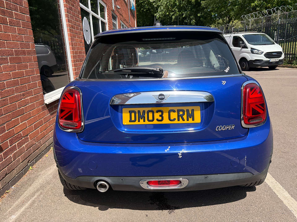 2019 MINI Hatch — image 9