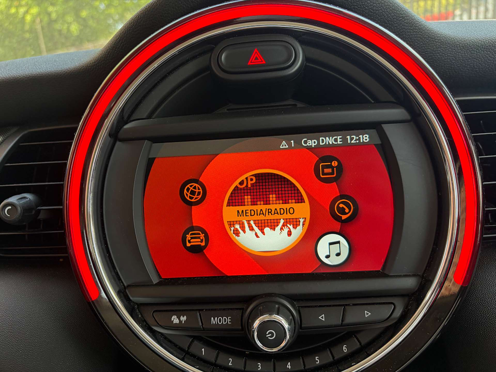 2019 MINI Hatch — image 18