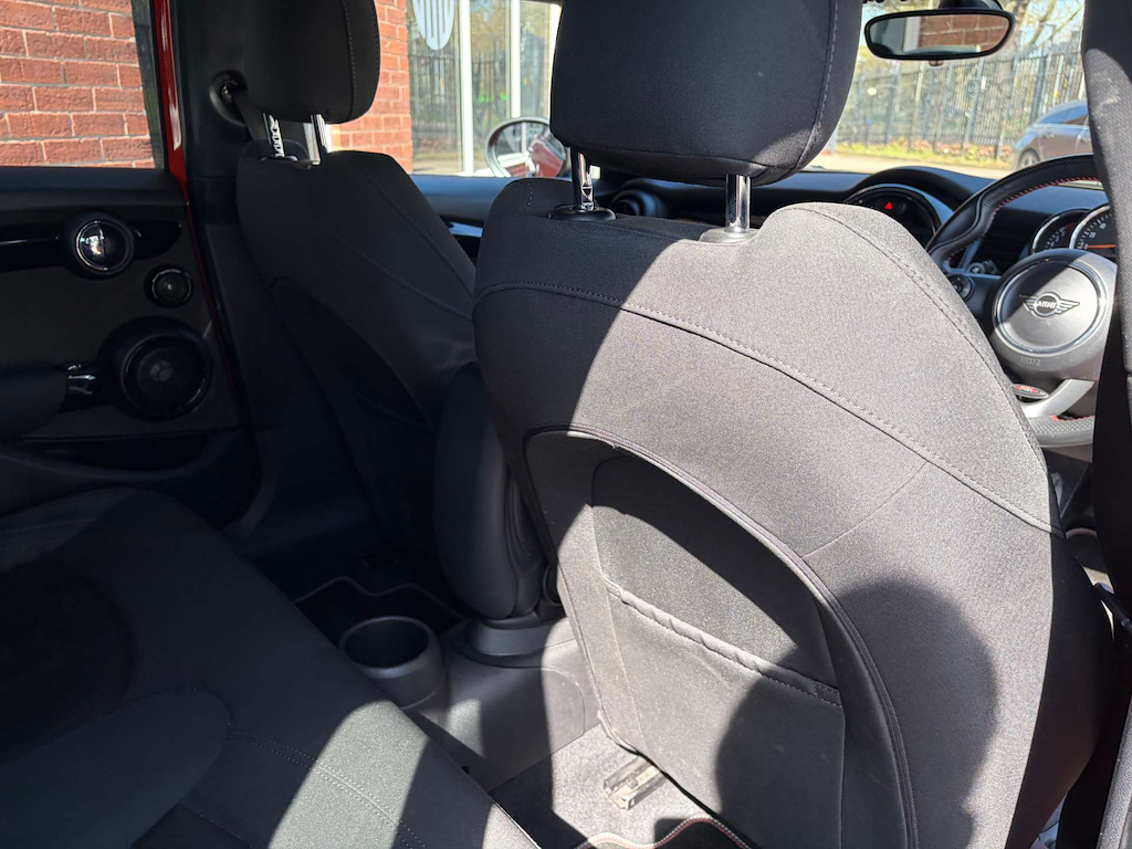 2019 MINI Hatch — image 19