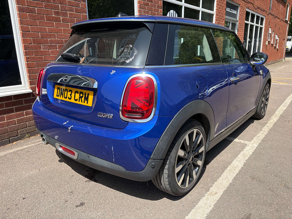 2019 MINI Hatch — image 7